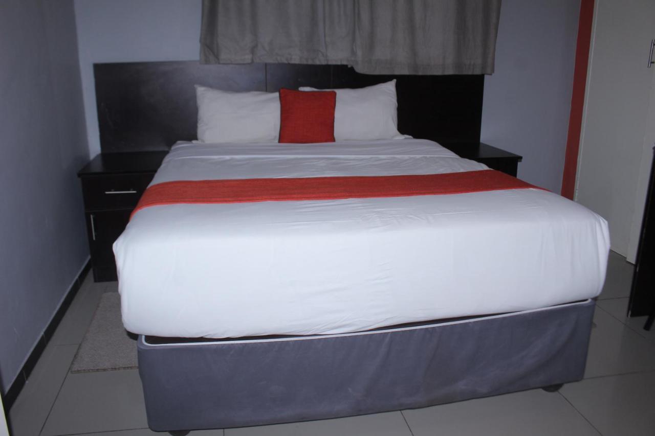 Global Guest House Kasane Exterior photo