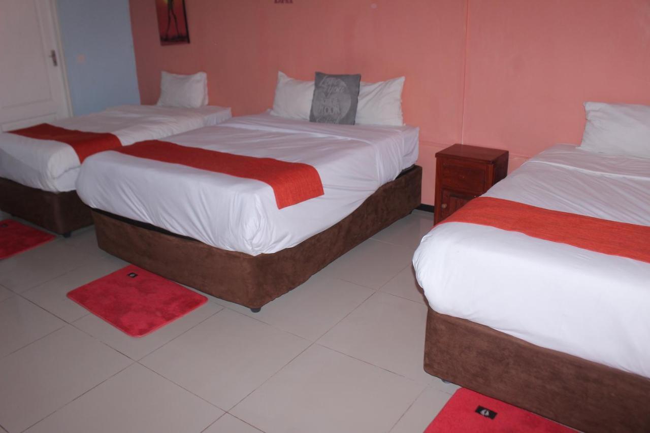 Global Guest House Kasane Exterior photo