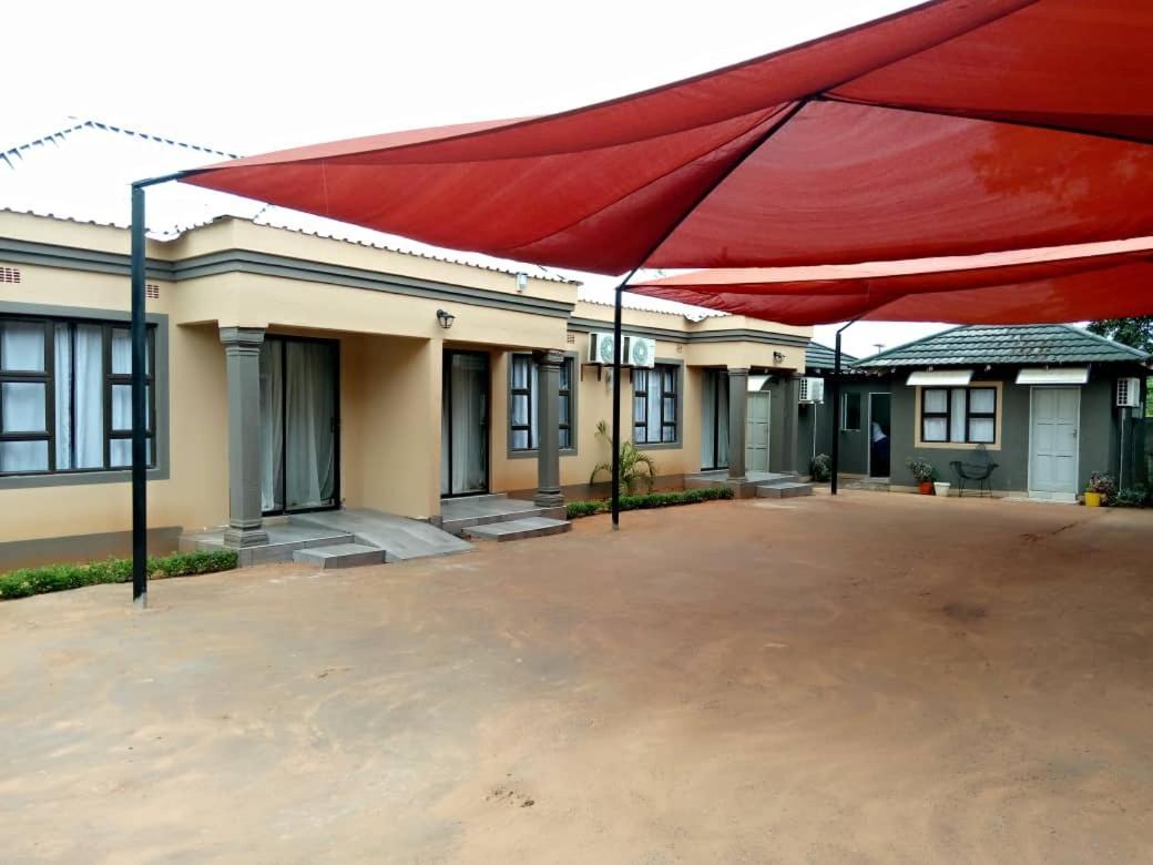 Global Guest House Kasane Exterior photo