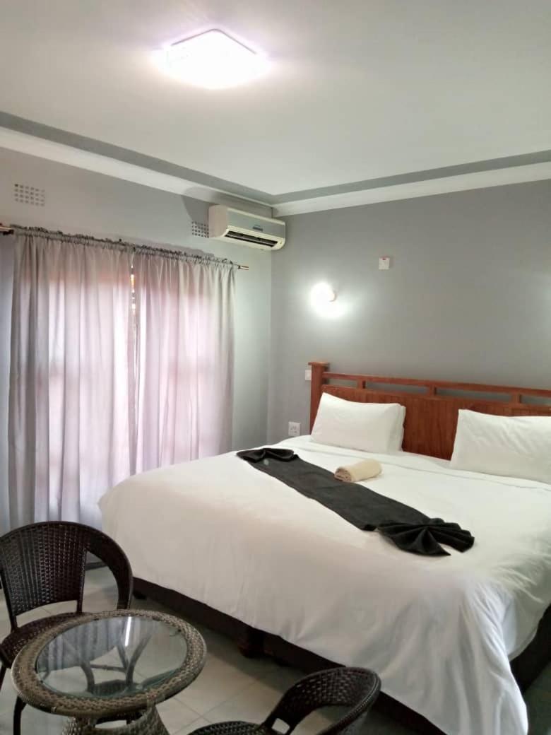 Global Guest House Kasane Exterior photo
